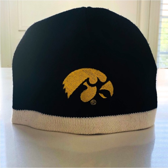 Iowa Hawkeyes Knit Cuffless Beanie - Picture 4 of 8